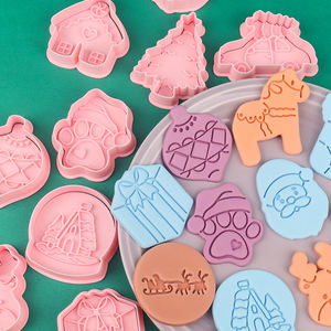 <span class=keywords><strong>Emporte</strong></span>-pièces en plastique de <span class=keywords><strong>Noël</strong></span>, moule <span class=keywords><strong>à</strong></span> biscuits, cheval, dessin animé 3D, argile DIY, patte de chien imprimée, écologique, fête - Product Image 3