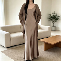 Fabricants de robes longues élégantes en satin uni de haute qualité OEM ODM avec col en V, usine en Chine