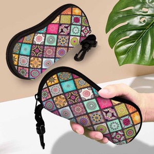 Xinhe sf מפעל לצלילה נייד מותאם אישית בד ניאופרן רוכסן מודפס משקפי שמש עמיד למים משקפיים רכים שקית נשלחים במהירות - Product Image 2