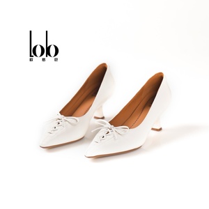 รองเท้าแฟชั่นผู้หญิงสำหรับฤดูใบไม้ผลิปี 2026 ดีไซน์ทรงเข้ารูป ประดับโบว์ ปากรองเท้าตื้น สวมแบบสลิปออน ส้นเข็มสูง 5 ซม. - Product Image 4