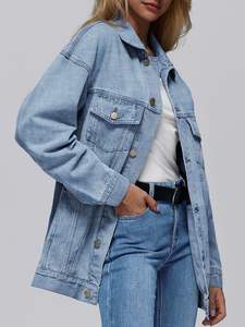Veste en jean décontractée surdimensionnée pour femme, à simple boutonnage, classique, en denim avec détails logo, coupe ample, style boyfriend - Product Image 3