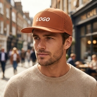 Gorra Deportiva Transpirable Vintage de 7 Paneles con Corte Láser y Perforaciones, Personalizada al por Mayor, con Logotipo de Marca Bordado o Impreso, Ideal para Regalos Corporativos