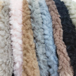 Nouveau style – Tissu polyester gaufré <span class=keywords><strong>anti</strong></span>-boulochage ultra-doux en <span class=keywords><strong>peluche</strong></span> 700 g/m² personnalisable pour vêtements et chapeaux d'automne-hiver pour filles - Product Image 2