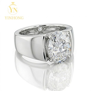Anello da Uomo in Argento 925 con Moissanite Taglio Ovale Personalizzato, Gioiello Raffinato per <span class=keywords><strong>Fidanzamento</strong></span> e Matrimonio - Product Image 2
