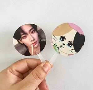 Marchandise Kpop, mini-ventilateur Kpop personnalisé 5*5cm, impression recto-verso, éventail à main, image d'idole K-pop, mini-picket - Product Image 3