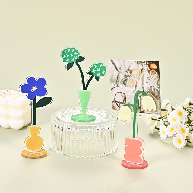 Wholesale Custom Acrylic Note Clip Simple Cute Cartoon Flower Note Holder Photo Holder Vertical Message Holder Table Decoration