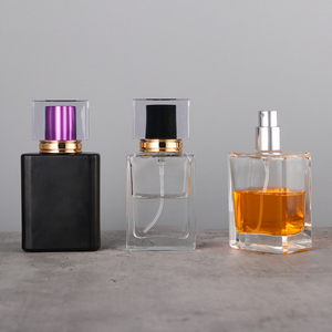 Flacone Spray Vuoto di Lusso Quadrato Piatto da 30ml 50ml 75ml 100ml per Profumo, Bottiglia in Vetro Ricaricabile Nera per Fragranze - Vendita all'Ingrosso - Product Image 3