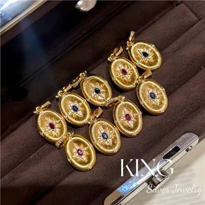 สร้อยคอจี้รูปดาวประดับพลอยคอรันดัมสีแดงน้ำเงิน ชุบทอง เงินแท้ S925 จาก King Silver Jewelry สำหรับผู้หญิง เหมาะเป็นของขวัญสำหรับงานปาร์ตี้ - Product Image 2