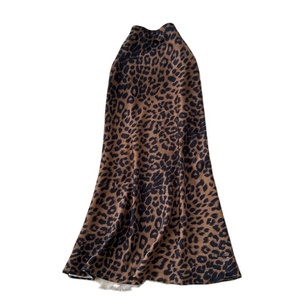 Jupe en satin imprimé léopard haut de gamme pour femme, coupe ajustée, style queue de poisson, polyvalente, pour l'été, inspirée de la mode française - Product Image 1