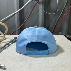 Quanzhou Yuancheng personalizado azul claro boda camionero sombrero invitados 5 paneles bordado Snapback Nombre Fecha escrito cuerda gorra de béisbol - Product Image 5