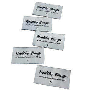 Etiqueta de bandera tejida bordada con pliegue central personalizado de diseño privado, Cuello pequeño de tamaño estándar lavable para camisetas - Product Image 2