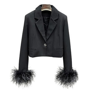 Trajes de mujer <span class=keywords><strong>Blazer</strong></span> formal negro elegante con puños de piel de pluma de avestruz - Product Image 1