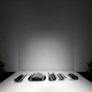 Conception et fabrication de moules industriels personnalisés pour les bandes de <span class=keywords><strong>porte</strong></span> et les caches d'étanchéité en plastique extrudé écologiques et haute durabilité - Product Image 1