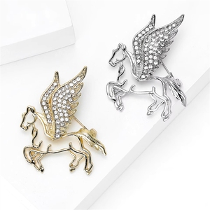 Broche de Aleación con Diseño de Caballo Volador, Moderno <span class=keywords><strong>y</strong></span> Creativo, para Trajes de Hombre <span class=keywords><strong>y</strong></span> Mujer, Venta Caliente de Fábrica - Product Image 1