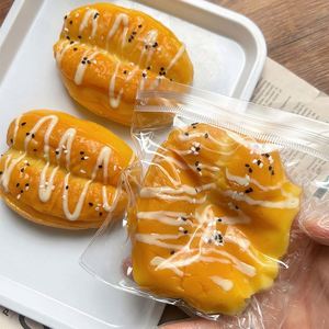 Juguetes de simulación de palitos de masa frita, blandos y cremosos, juguetes de extrusión para descompresión, ¡los más vendidos! - Product Image 2