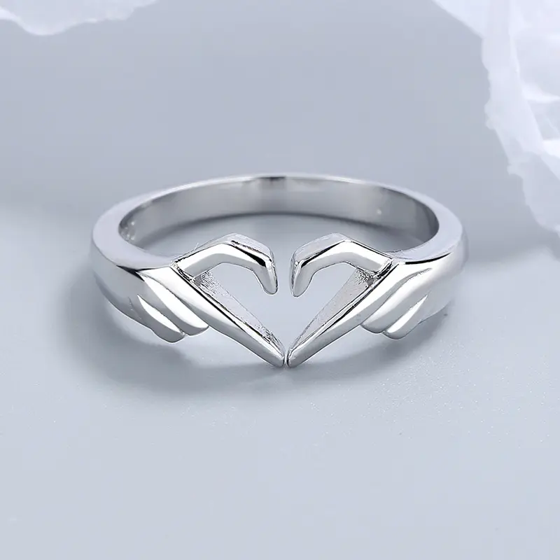 Couple main à coeur forme anneaux mode tendance amour cadeau ornement bague réglable bijoux pour femmes en gros