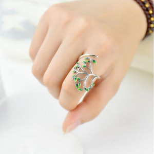Anello con ramo di foglie verdi in stile coreano, smaltato a mano, regolabile, aperto, elegante, gioiello da donna, idea regalo. - Product Image 4