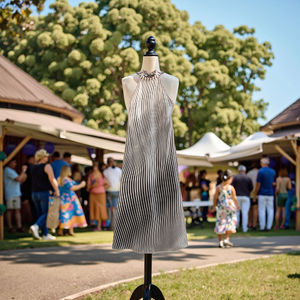 Lässiges langes Maxi-Sommerkleid für Damen Atmungsaktiver Satin 2-Farben-Striped-Druck in Übergröße ärmel los mit hohlem Rücken Hot Sale - Product Image 3