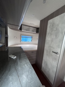 Nouvelle conception de caravane de voyage universelle, légère et pratique pour les voyages en famille et le camping en plein air - Product Image 4