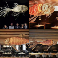 JYLIGHTING Sculpture géante en bois en forme de poisson Koi, lustre sur mesure en lattes tissées, lumière chaude, pour restaurant de sushi