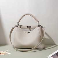 Nouveau Sac à Main Bandoulière Carré Grande Capacité en Cuir Véritable Haut de Gamme pour Femme avec Coutures Verrouillables