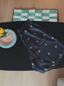 Nouvelle Arrivée : Ensemble <span class=keywords><strong>de</strong></span> Loungewear Décontracté en Satin <span class=keywords><strong>pour</strong></span> Couples, Broderie Lion, Respirant et Confortable, Deux Pièces, Toutes Saisons - Product Image 4