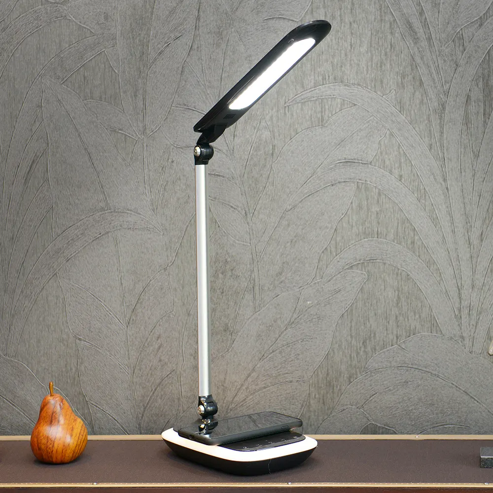 New Intelligent Design 3 Kinds of Light Effect LED Desk Lamp with Wireless Charger and 5-Grade Brightness for home led