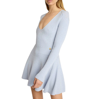 Logo personnalisé Oem & Odm bleu manches longues col en V profond Varsity Ruffle Mini robe pull en laine et coton côtelé pour femmes Vente en gros