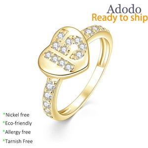Anillo de Aniversario en Forma de Corazón con Micro Pavé de Circonitas y Baño de Oro de 14k sobre Cobre Ecológico, en Oferta - Product Image 1