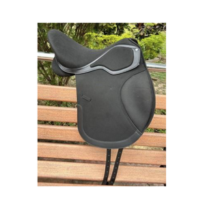 Silla de Doma de Alta Calidad con Diseño de Doble Solapa, Asiento Profundo y Soporte, Estribos Ajustables, Estructura de Arbol y Confort Superior para el Jinete - Product Image 1