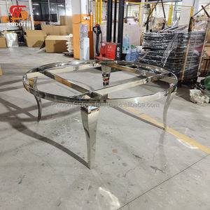 Table en acier inoxydable argenté à vendre, design moderne, cadre en métal pour table de mariage, table de réception pour hôtels et restaurants - Product Image 2