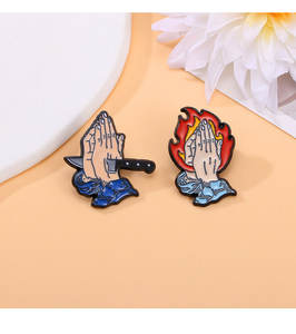 Ingrosso gesus croce spilla da preghiera cristian religioso in metallo morbido smalto spilla zaino per abbigliamento distintivo gioielli spille - Product Image 3