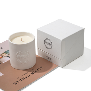 Bougie aromatique en cire de soja, fabriquée à la main, en céramique non toxique, de style moderne, directement de l'usine AIKUN, pour un cadeau de Thanksgiving et de Noël - Product Image 1