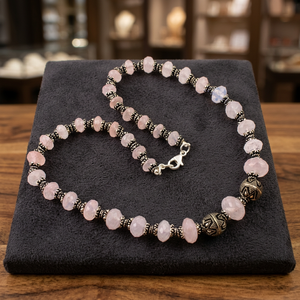 Collier tendance pour femme en quartz rose perlé, chaîne en argent sterling plaqué or, idéal pour mariage, fête, ou tenue religieuse, avec agate et perle - Product Image 3
