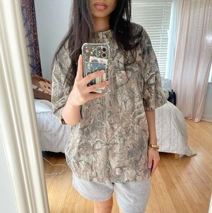 Fabricant personnalisé été <span class=keywords><strong>Camouflage</strong></span> feuilles t-shirts coton lourd surdimensionné tout imprimé Camo feuille arbre t-<span class=keywords><strong>shirt</strong></span> pour les femmes - Product Image 3
