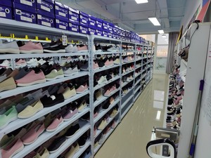 2023 <span class=keywords><strong>scarpe</strong></span> da scuola per ragazza tomaia in PU nero con motivo a fiocco suola nera <span class=keywords><strong>scarpe</strong></span> da iniezione cinturino con fibbia nera - Product Image 3