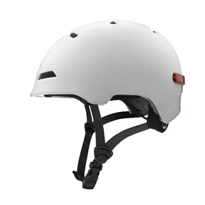 Hot Sale Smart Led Warnung Flash Riding Scooter Helm mit Licht für Elektro roller und andere Fahrrad-oder Motorrad zubehör