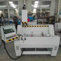 La perceuse et fraiseuse CNC pour profilés en aluminium est utilisée pour la gravure de plan de chanfrein de fraisage et d'autres processus