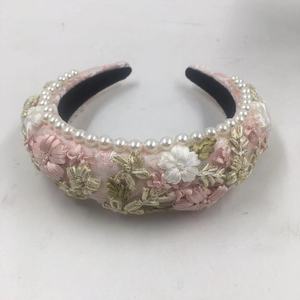FINESTYLE Listo para Enviar 001 Diadema de Seda con Flores de Encaje Cosidas a Mano al por Mayor, Moda para Mujer con Perlas - Product Image 2