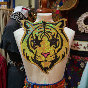 <span class=keywords><strong>แผ่น</strong></span>ปักเลื่อมลายเสือสีทองเป็นมิตรกับสิ่งแวดล้อมแผ่นปะติดรูปดาวห้าแฉกสำหรับเสื้อผ้าทำผ้าสักหลาดสั่งทำได้ - Product Image 4