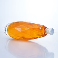 Bouteille en verre taillé de haute qualité, vide, 700 ml, à coupe géométrique, avec bouchon à vis, pour spiritueux et distilleries, vente en gros