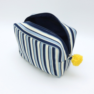 Trousse de Toilette Rayée Effet Gaufre avec Pompon Jaune, Fermeture Éclair, 3 Couleurs Disponibles, Grande Capacité, Organisateur de Maquillage pour Voyage - Product Image 4