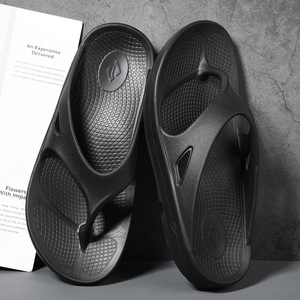 Nouveaux modèles de tongs d'extérieur antidérapantes pour hommes, noires, à semelle épaisse en EVA, confortables, chaussures d'été, pantoufles de plage, prix bas - Product Image 5