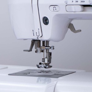 Sewing Machine Household ZY-1950N Multifunctional Embroidery 12 <b>Lock</b> Stitch Sewing Machine Class 7 Manual Sewing Machine - Product Image 5