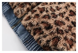 <span class=keywords><strong>Veste</strong></span> d'hiver <span class=keywords><strong>en</strong></span> fourrure à col montant imprimé léopard avec logo entièrement personnalisée <span class=keywords><strong>Veste</strong></span> réversible double face <span class=keywords><strong>en</strong></span> denim OEM ODM - Product Image 4