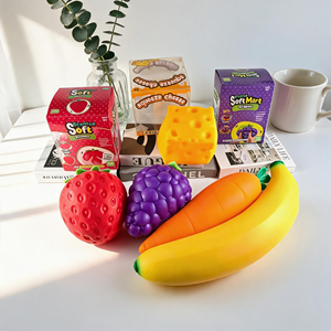 Jouet Squishy Fruits et Légumes Umbo, Banane et Carotte Remplis de Farine Ultra Résistants, Fidget Sensoriel Parfumé au Lait pour Soulager le Stress, Cadeau en Gros - Product Image 4
