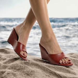 Sandalias de cuña color rojo vino para mujer, pantuflas con tacón, transpirables, antideslizantes, zapatos de verano para exteriores - Product Image 3