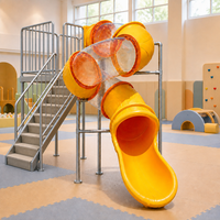Toboggan incurvé transparent personnalisé en LLDPE sans moteur avec bord de sécurité pour aire de jeux extérieure, parc et usage en centre de divertissement communautaire
