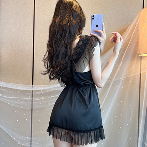 Ensemble de pyjama en dentelle transparente à décolleté profond avec short pour femmes, vêtements de nuit en soie glacée - Product Image 5