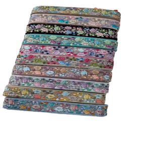 Rubans brodés à la machine de 4 cm de largeur sur mesure avec paillettes divers modèles en dix couleurs pour robes de mariée - Product Image 1